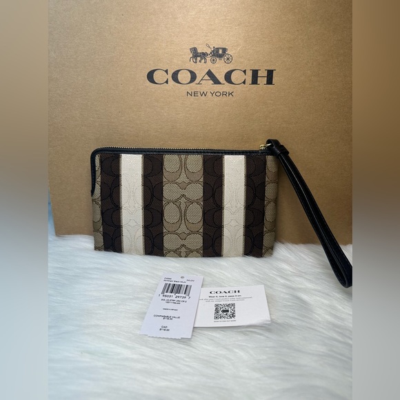 NWT Coach Large Corner Zip Wristlet In Signature Jacquard With Stripes - Picture 6 of 6